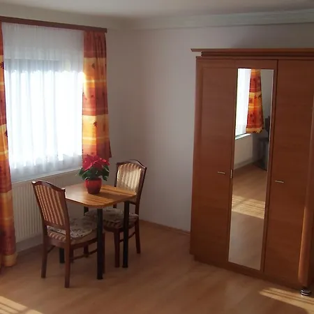 Lägenhet Akacia - Free Inside Parking, 2 Bedrooms, Garden, Next To Centre Budapest