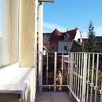 Apartment Akacia - Free Inside Parking, 2 Bedrooms, Garden, Next To Centre *