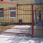Apartment Akacia - Free Inside Parking, 2 Bedrooms, Garden, Next To Centre *
