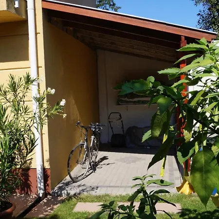 Akacia - Free Inside Parking, 2 Bedrooms, Garden, Next To Centre *