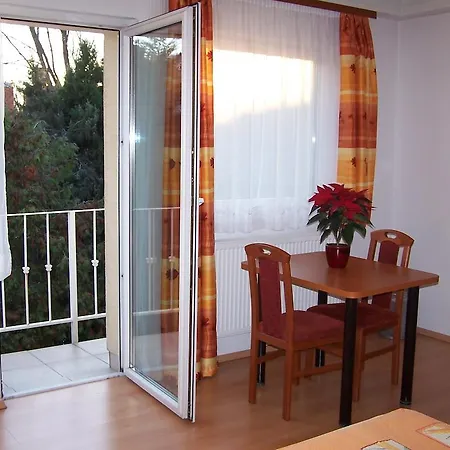 Apartment Akacia - Free Inside Parking, 2 Bedrooms, Garden, Next To Centre *