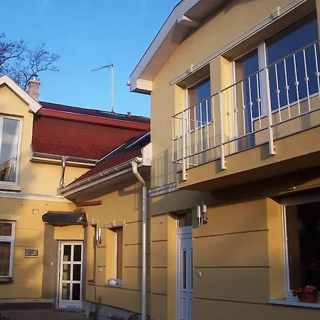 Akacia - Free Inside Parking, 2 Bedrooms, Garden, Next To Centre
